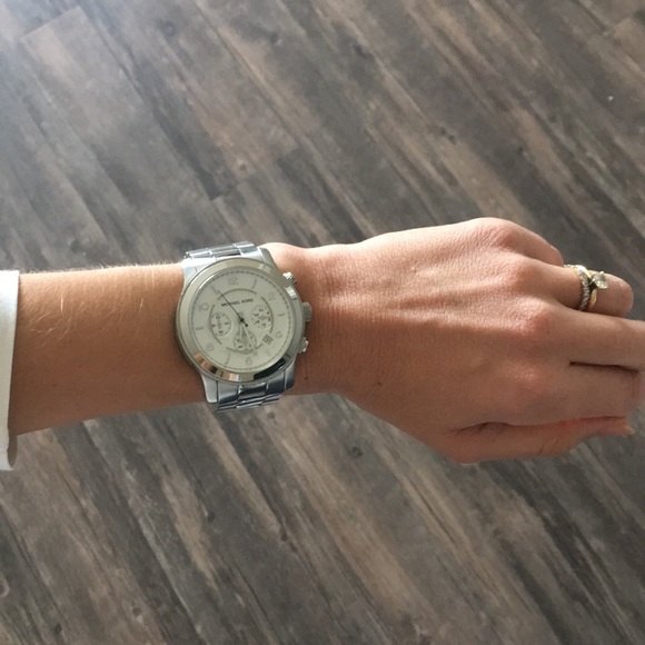 Michael Kors silver oversized watch - Picture 7 of 8